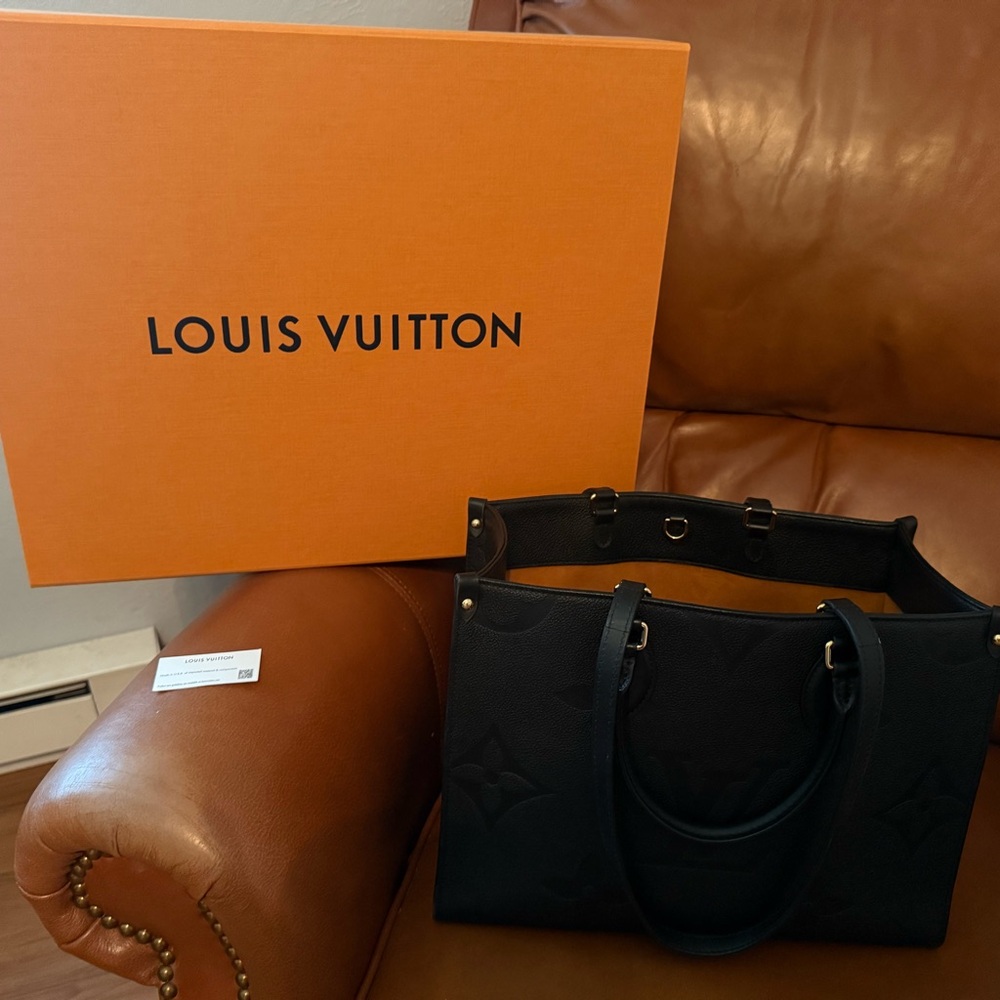 Louis Vuitton Black Tote Bag Structured Leather